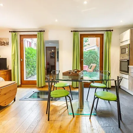 아파트 54 M With Garden In The Centernear The Slopes *